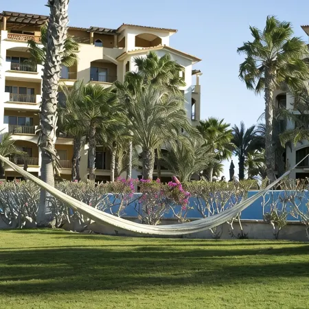 BeachFront, Golf, Heated pool, Tennis,Netflix, Gym, Pickleball