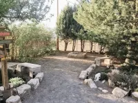 Secluded, Cozy Cabin Getaway - 2-Sterne