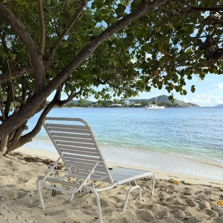 The Lost Crab at Sapphire - End Unit. Newly  Renovated. Easy Access to Beach