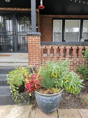 Charm Near Cleve Clinic/Cwru/UH - Larchmere Blvd w/Porch - balcony