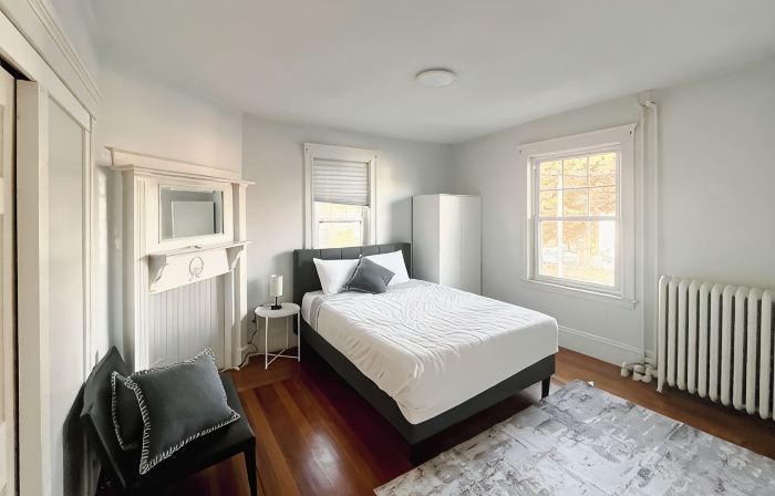 Renovated 3-bedroom apartment in Dedham - Legacy Mall