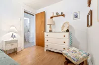 Salt Box by the Sea: Water View - Charming 3-bedroom Cottage in Wells! - 4-Star