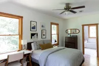 Cozy Athens Home on the Brook - Bungalows