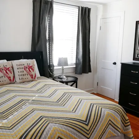 C1, Perfect location in city center with balcony, near beaches, free parking!