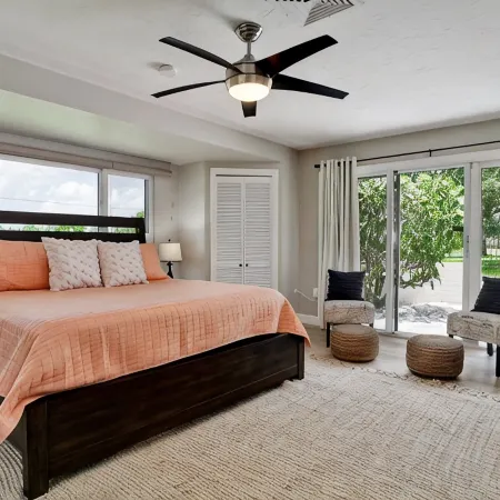 Heated Pool + Game Room + Sleeps 12 +12 Min Beach