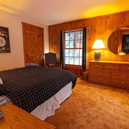Forest Lane - Roomy Mt Snow 5 Bedroom Home with Hot Tub!