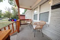Spacious 4Br/2BA Home - Closest Stay to OU Stadium & Campus - ห้องครัว