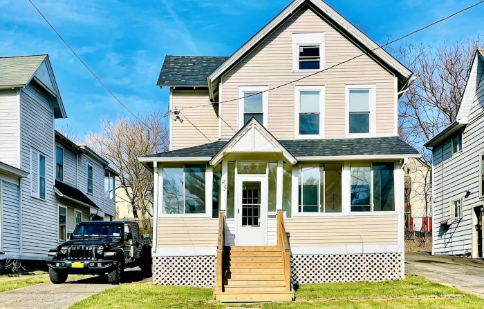 Newly Renovated Village Home circa. 1874 Near HITS & Hunter