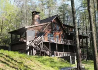BEAR'S DEN  - Spacious mountain home on river game room & fire pit in Burlingame - 자쿠지