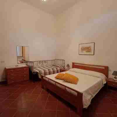 Spacious apartment strategically located for visiting Siena and province Rooms