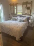 Eagle's Nest Cottage on Center Hill Lake with private path to the water's edge. - Hytter