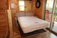 ParadisePeak Hummingbird Cabin with Indoor Jacuzzi in the Heart of Amish Country - Chalets