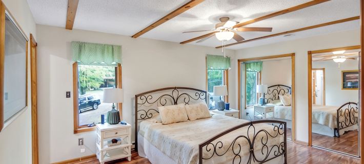 Golf Course Getaway: XL Cabin w/ Hot Tub, Pools, Beaches, Game Room, King Bed Hotels in Wayne County