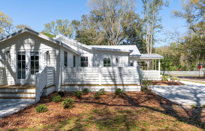 Palmetto Bungalow - Quaint, original Fairhope cottage close to town.