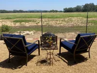 Private, Cabin with Endless Hill Country Views. Horse & Dog Friendly! - شاليه