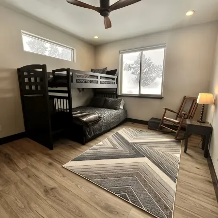 Peaceful Retreat on 35 Acres - Spectacular Mountain Views!