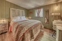 Rustic cabin at the rock. - 샬레 호텔