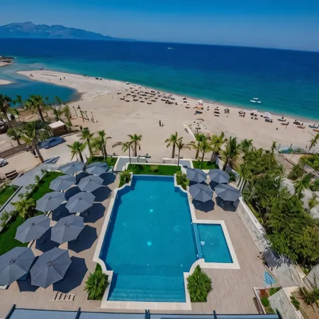 El Primero Hotel