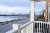 Waterfront Apartment - Downstairs Unit - Апартаменты