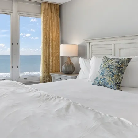 DIRECT OCEANFRONT Condo with BREATHTAKING VIEWS!