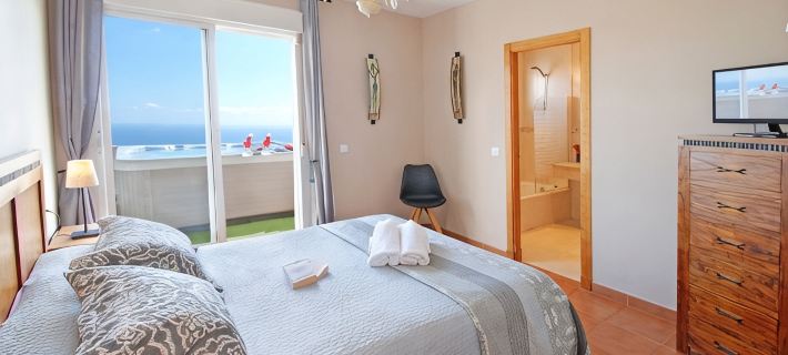 Sea View Penthouse with Private Jacuzzi & Huge Terrace – Cala 4 Hotels in Mijas