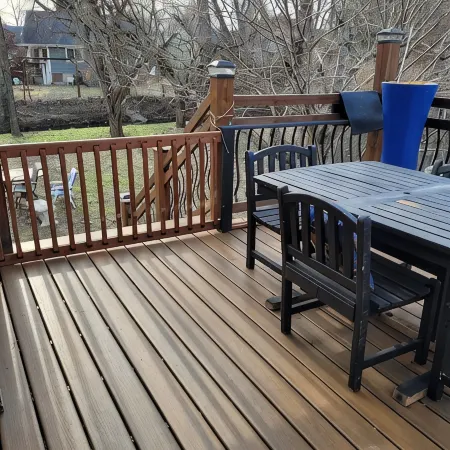 Family and small dogs friendly. Close to interstate, 15 minutes from Nashville