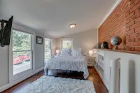 4 Bedroom, 3  Bath  Big Downtown Frederick home, w/ Private Patio &  fire table - 4-نجوم