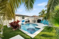 Salty Harbor AMI pool retreat near the Beach - Private Pool