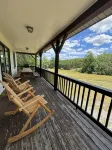 Adorable Cabin at Trout-Stocked Paddy Run Surrounded by GWNF and Hiking Trails - 2 tähden