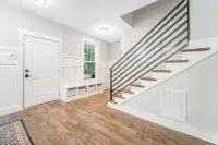 Family Friendly w/4 Kings Near Uga & Downtown Athens. Parking for Uga Football - 4-نجوم