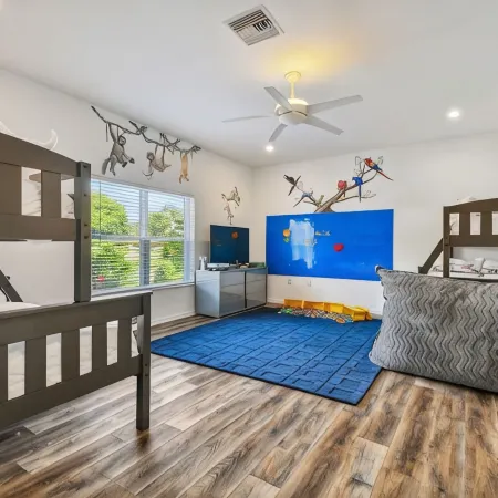 Clearwater Villa 6 Br, Heated Pool,  Mini Golf,  4K Projector Lounge Theatre