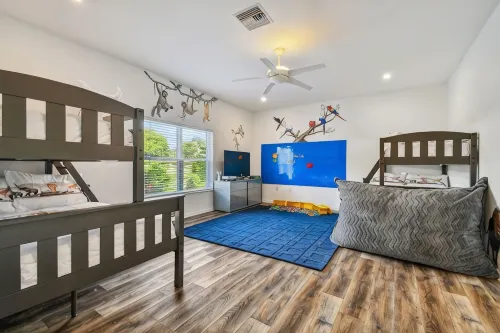 Clearwater Villa 6 Br, Heated Pool,  Mini Golf,  4K Projector Lounge Theatre - ヴィラ