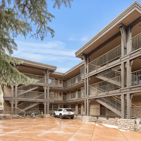 BRIGHT, Renovated, In the Heart of Aspen Walkable