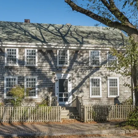 6 BDR, Pet-friendly, newly remodeled whaling captain’s house downtown Nantucket!