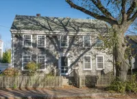 6 BDR, Pet-friendly, newly remodeled whaling captain’s house downtown Nantucket! - บังกะโล