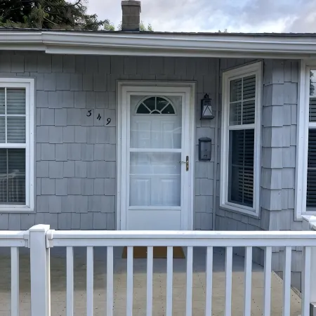 Best of Both Worlds! 5th Avenue Beach and Downtown Within Walking Distance!!