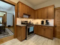 Exceptional new listing Decorah Craftsman Bungalow - โฮมสเตย์