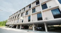 Sattahip 9 Boutique Hotel - 2-Star