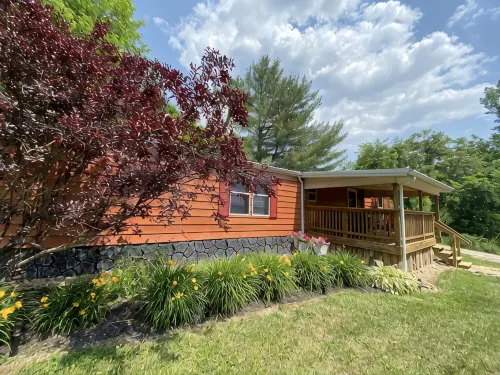2 Bedroom in Logan Ohio, Hocking Hills, Luxury Hot Tub, King Size Bed, Fire-Pit - 3-Sterne