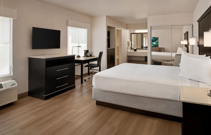 Cortona Inn and Suites Anaheim Resort