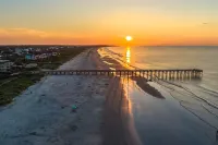 Southern Charming New Home-Mins to Beach & DT - Bungalows