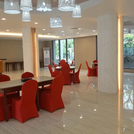 Airport Avenue Hotel