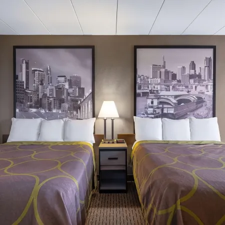 Super 8 by Wyndham Owatonna