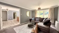 Duxford Spacious 4BR Home near IWM Duxford Aviation - Pensionaatit