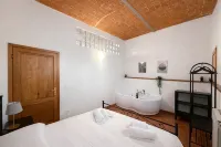 Oasis Apartment • Hot Tub & Parking - parking