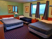 Chalet Inn Motel - parking