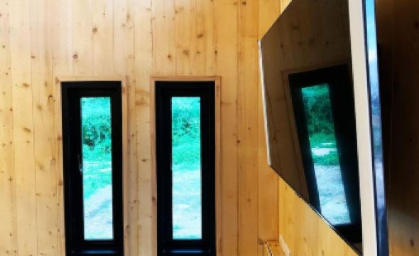 1. 코란타에 위치한..