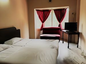 Anamalais Hotels