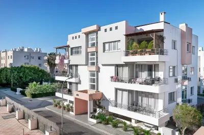 Rix Apartments Hotels in Кіренія