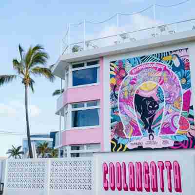 The Pink Hotel Coolangatta Hotel Exterior